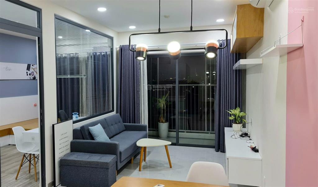 Bán căn 1 phòng ngủ 53m2  full nội thất cao cấp hướng đông giá 3,1 tỷ.  0909 278 ***