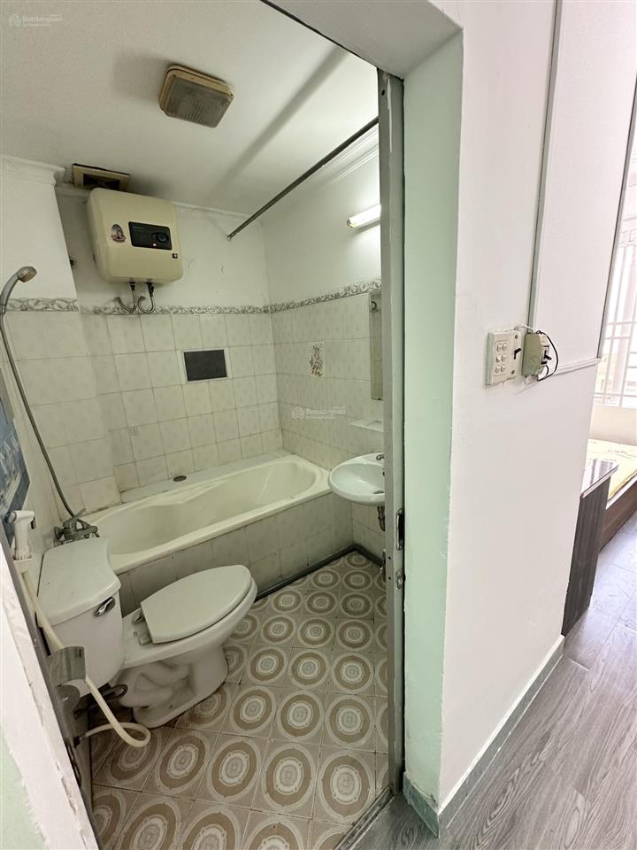 Mình cần share tiền phòng 16m2 như hình ở nguyễn hữu cảnh