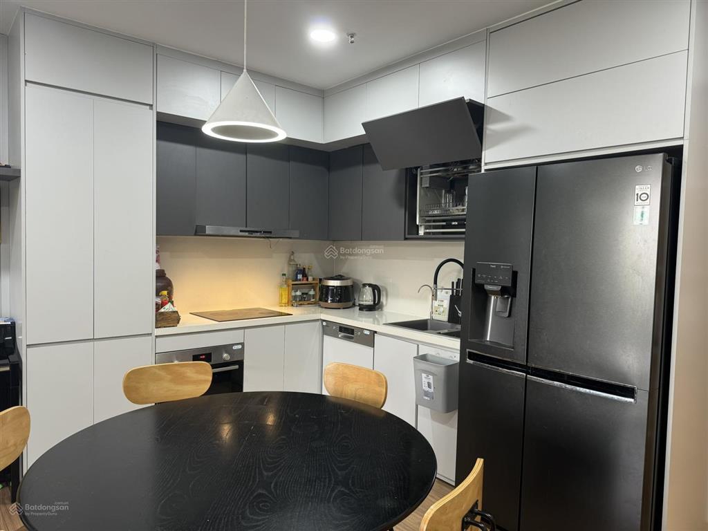 Căn hộ sài gòn airport 3 phòng ngủ, sổ hồng cầm tay. nội thất đẹp, bán gấp giá tốt ạ