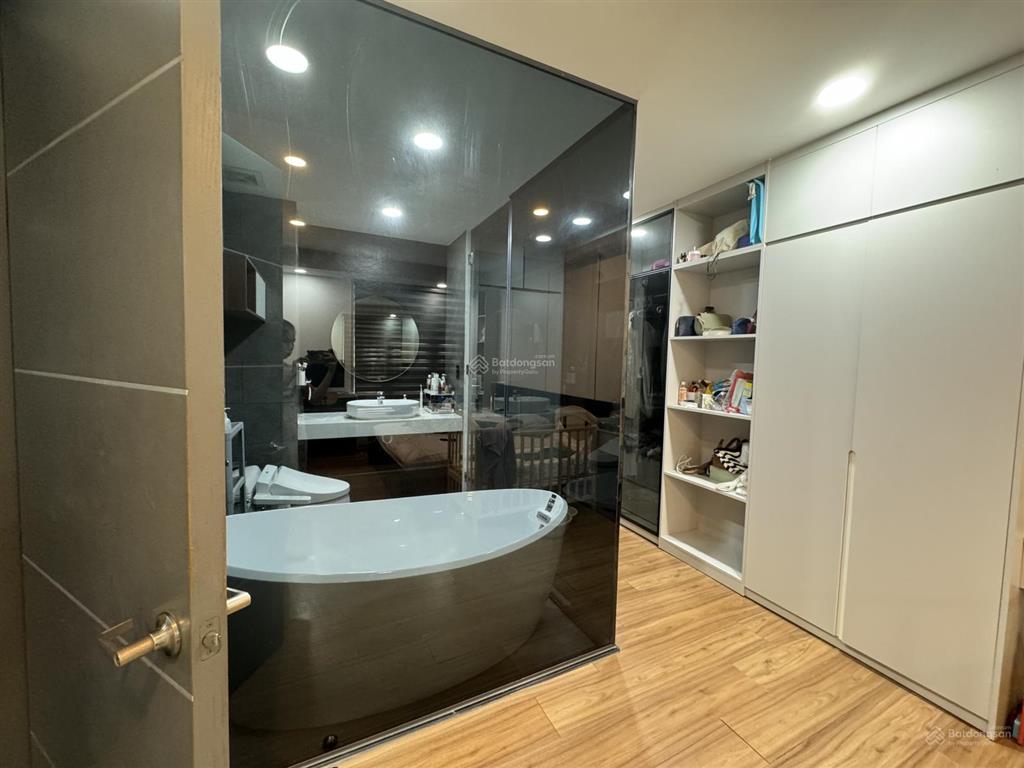 Căn hộ sài gòn airport 3 phòng ngủ, sổ hồng cầm tay. nội thất đẹp, bán gấp giá tốt ạ