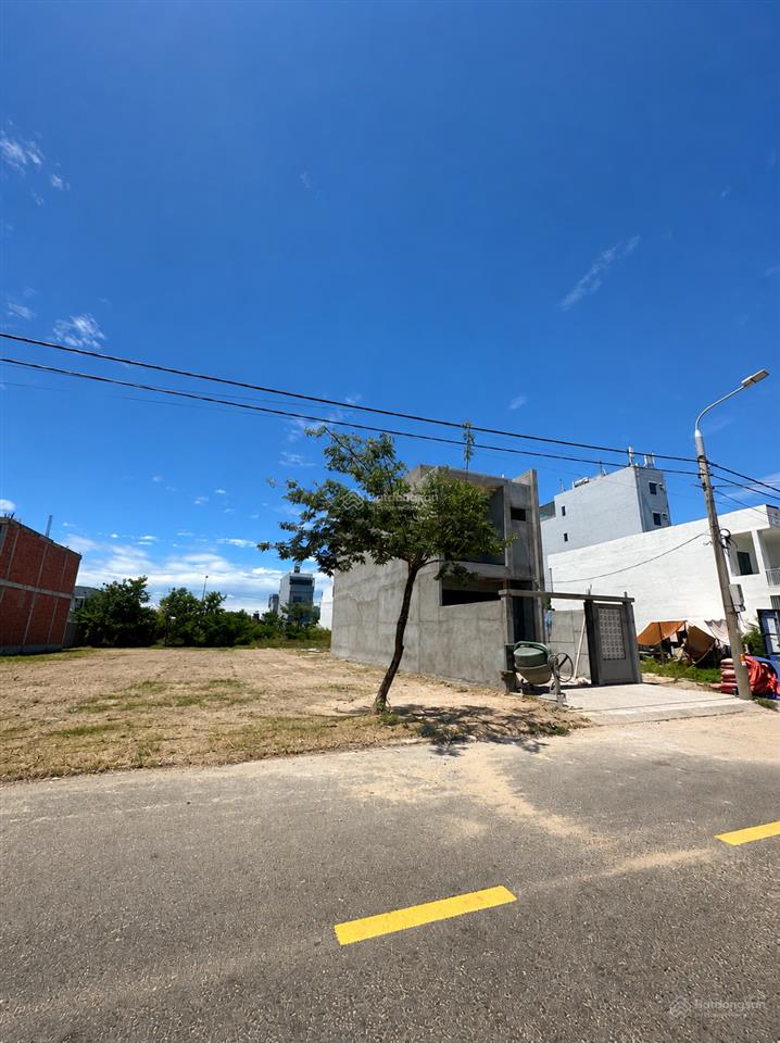 Bán đất bờ quan 22, khu đô thị nam hoà xuân, dt 100m2, giá 5,5 tỷ tl
