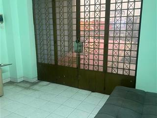 Tầng 2 nhà mình còn phòng cho thuê diện tích 20m2, giá 2,5 triệu tại 770 lã xuân oai, tp.hcm