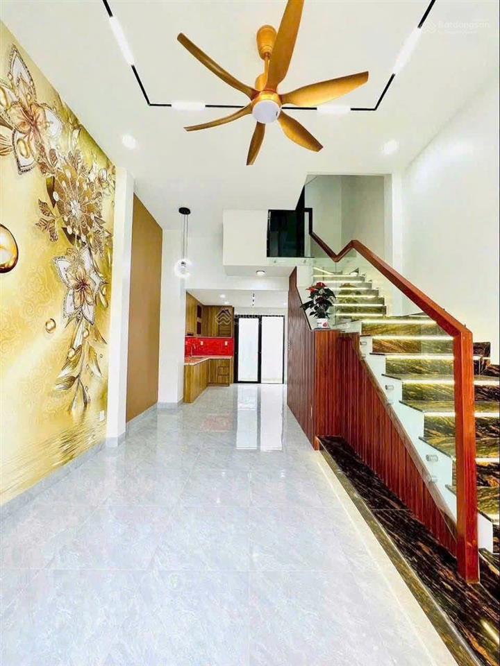 Bán gấp nr 3pn, 3wc tại hẻm 47, trường lưu, 50,6m2, giá 4,95 tỷ