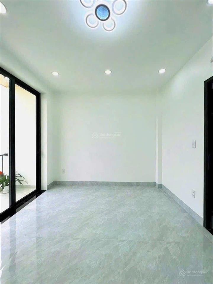 Bán gấp nr 3pn, 3wc tại hẻm 47, trường lưu, 50,6m2, giá 4,95 tỷ