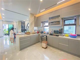 Siêu phẩm hoàng quốc việt  diện tích khủng 110m2  thang máy  ô tô vào nhà, giá 35 tỷ