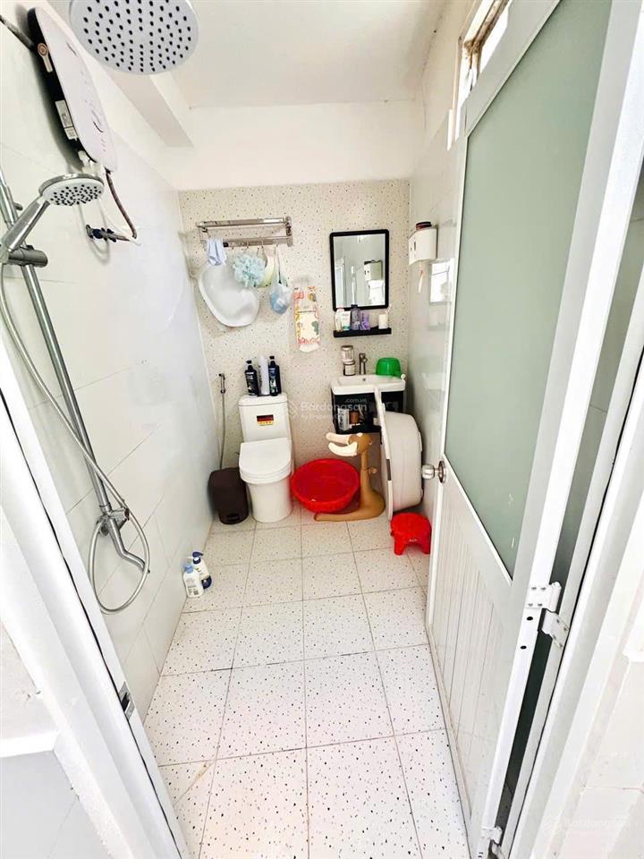 Người nhà em cần bán căn nhà cấp 4 hẻm 2129 huỳnh tấn phát, thị trấn nhà bè, tp hồ chí minh