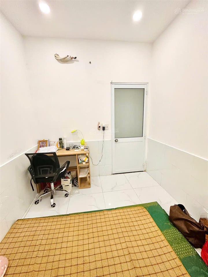 Người nhà em cần bán căn nhà cấp 4 hẻm 2129 huỳnh tấn phát, thị trấn nhà bè, tp hồ chí minh