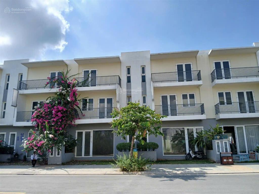 Cần tiền bán căn nhà phố shophouse đường 30m khu đô thị dragon village phú hữu quận 9