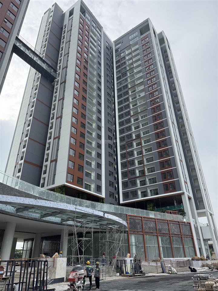 Chuyển nhượng em còn 1 căn giá tốt, 81m2 view công viên giá 5.6 tỷ all in