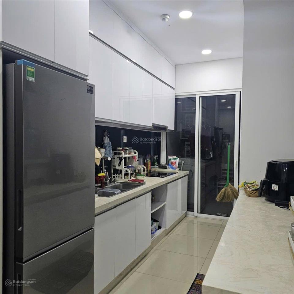 Chuẩn bị đi định cư nên bán nhanh căn hộ 2pn2wc dragon hill 2, nhà đẹp full nt giá 4.65 tỷ