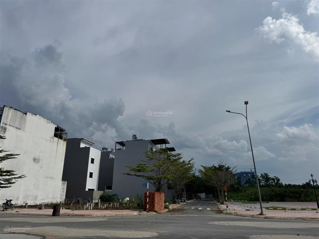 Cần xoay đồng vốn nên muốn bán nhanh nền đất 6x21 kdc the sun city, phước kiển nhà bè