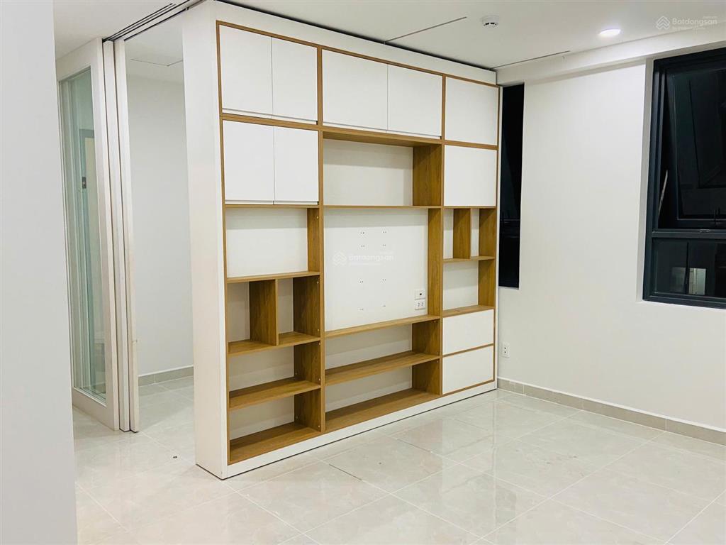 Đổi nhà rộng hơn nên cần bán căn hộ 2pn2wc 55m2 sài gòn intela bình chánh, tầng cao view thoáng