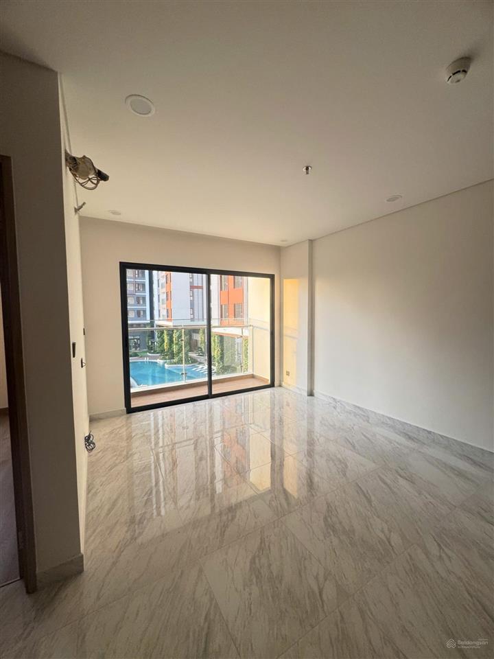 Mã căn b01 essensia sky, view pmh, căn góc, 2pn2wc bán chênh nhẹ 150tr  0901 377 *** em mai linh