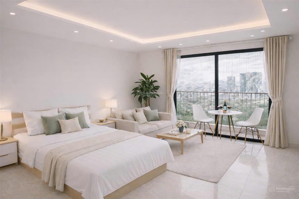 Giảm sốc studio vinhomes d'capitale, 119 trần duy hưng 3,3 tỷ, ban công đông nam, view hồ, full đồ