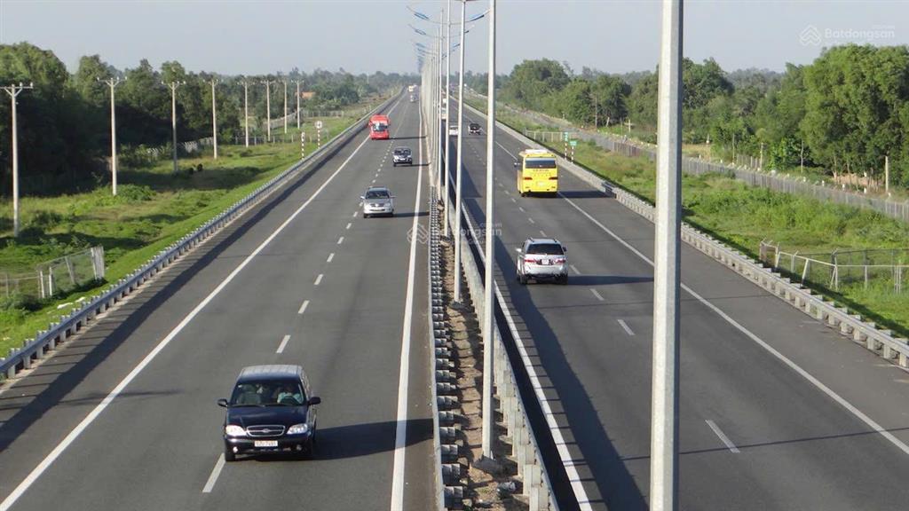 Đón sóng ga metro số 5 hoà lạc, giá 13,5 tr/m đất yên bình, thạch thất, gần xanh villa, đại lộ tl