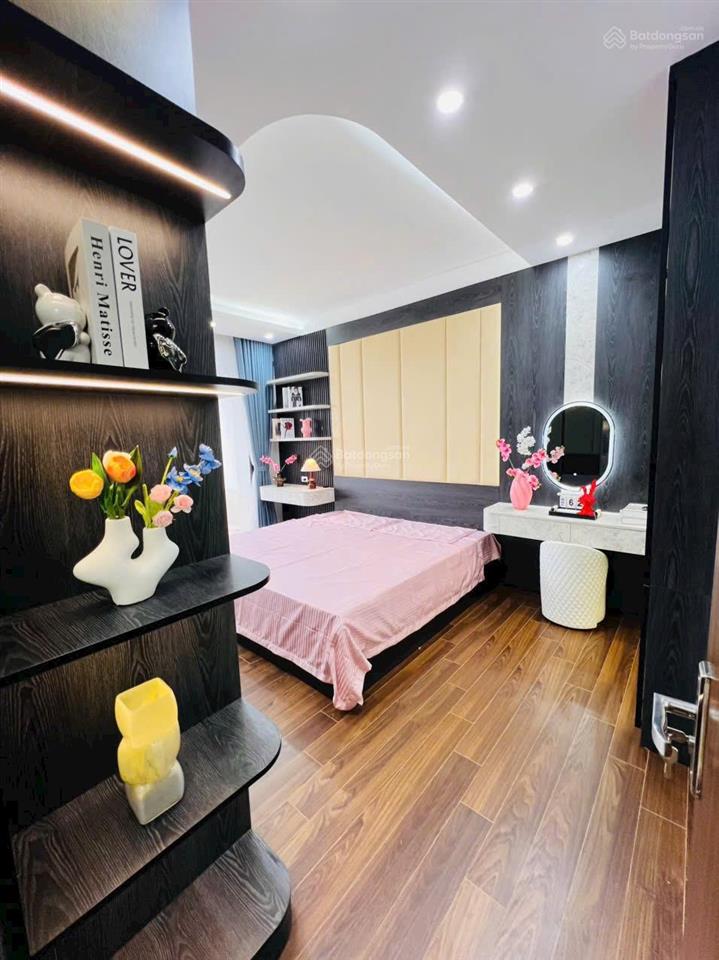 Bán gấp trong tháng 2 phòng ngủ, sổ đỏ toà 18t2 the golden an khánh, hoài đức, căn đẹp, full đồ