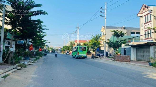 Ngộp ngân hàng cần bán gấp đất yên bình thạch thất, giá 13,5tr/m, gần xanh villa, đại lộ thăng long