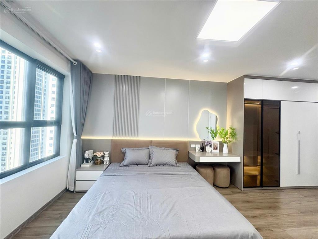 Cần bán gấp căn hộ 104m2 chung cư the zei giá 10,6 tỷ 0973 563 ***