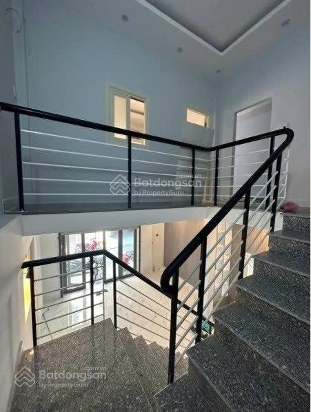 Bán nhà 2 tầng đường nguyễn văn linh gần đại học duy tân khu lõi trung tâm đà nẵng