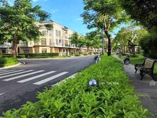 Bán gấp thời gian ngắn, căn nhà phố góc 148m2, 8x18,5m, 1 trệt 3 lầu, full nội thất cao cấp