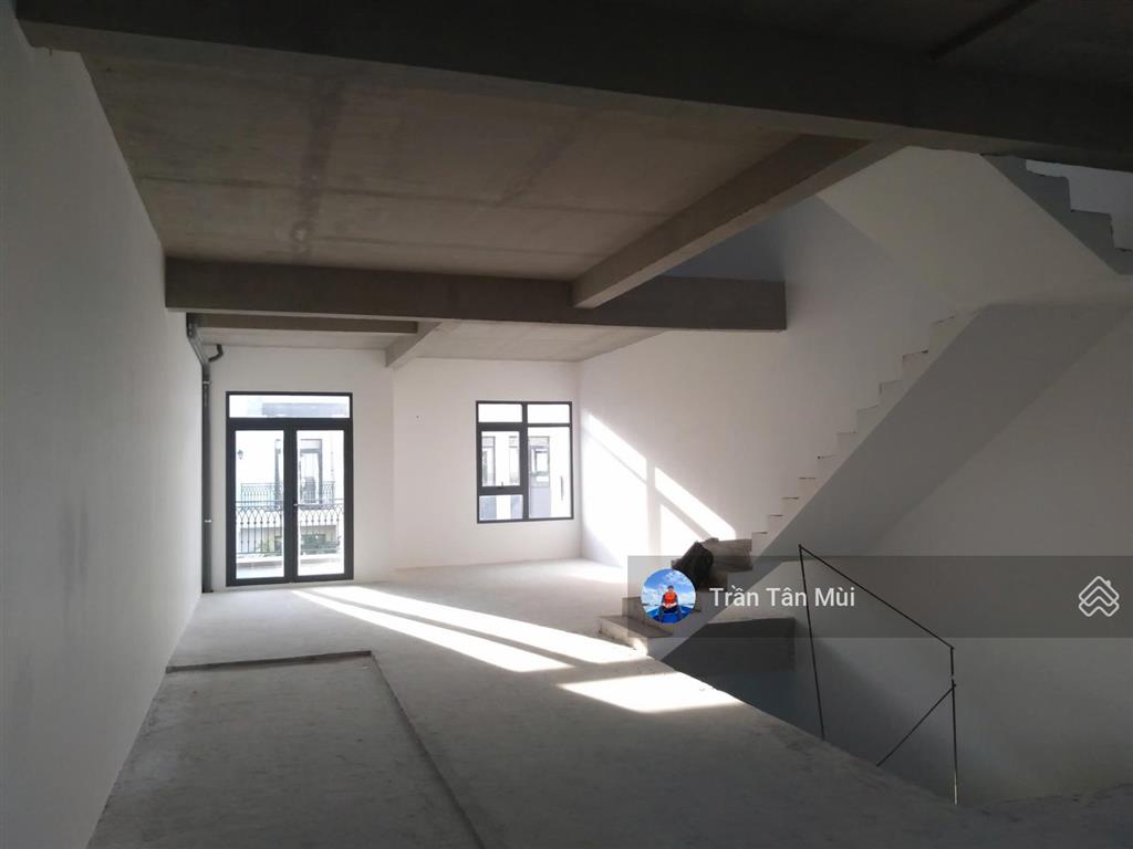 Bán nhà phố hướng đông verosa park, nhà thô 6x17  102m2, sổ hồng giá 18 tỷ tl