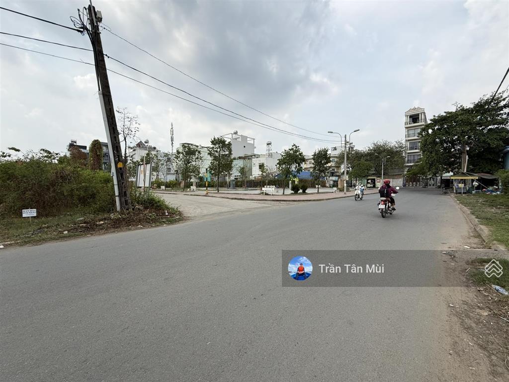 Bán lô đất góc 2 mặt tiền đường lê hữu kiều, cạnh công viên, thuộc dự án tuổi trẻ, 17x23  391m2