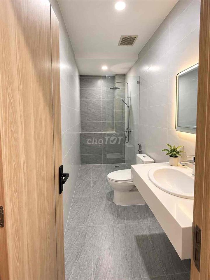 Phòng tách bếp rộng thoáng, toà nhà chdv mới xây Lê Quang Định, P7, BT