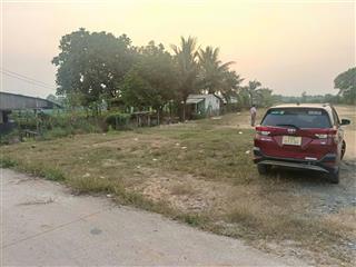 Bán gấp lô đất 2700m2 full thổ cư. giá 35 tỷ (định giá 73 tỷ, vay được 50 tỷ)