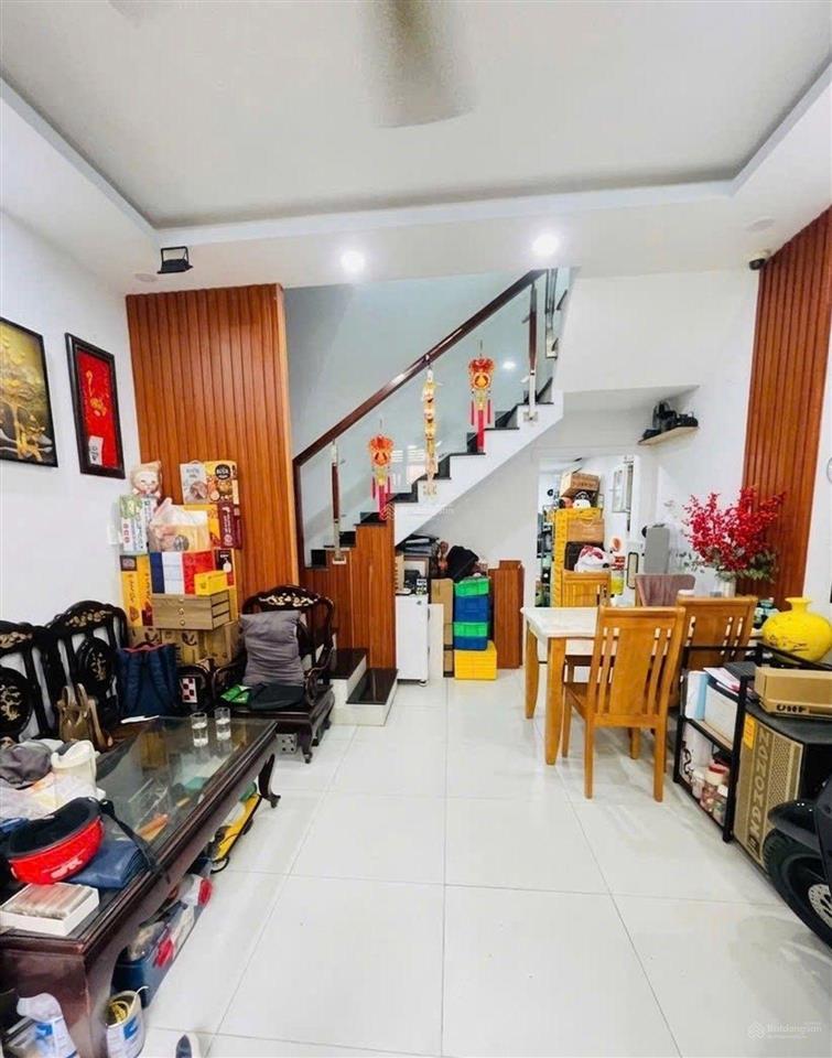 Bán nhà 4x10m 2 tầng 2pn  hẻm xe hơi phường tây thạnh.