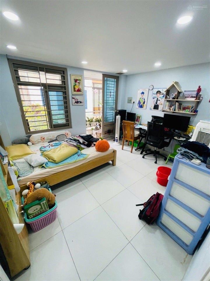 Bán nhà 4x10m 2 tầng 2pn  hẻm xe hơi phường tây thạnh.