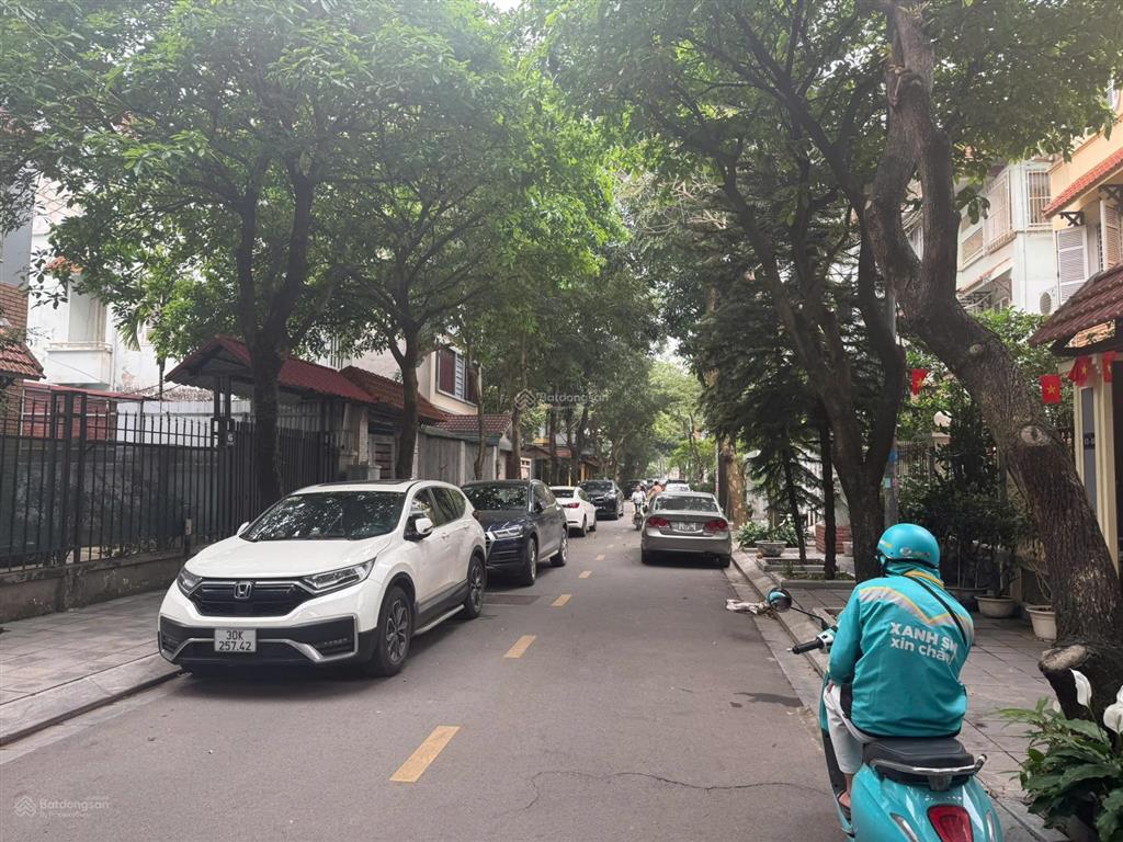 Bán biệt thự tại khu đô thị yên hòa, 450 triệu / m2, 200 m2
