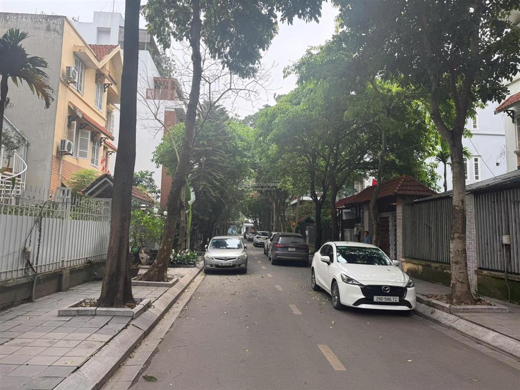 Bán biệt thự tại khu đô thị yên hòa, 450 triệu / m2, 200 m2