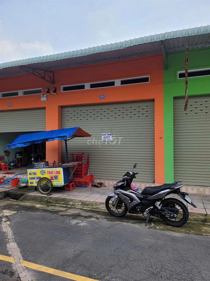 kiot chợ đêm Bàu Bàng