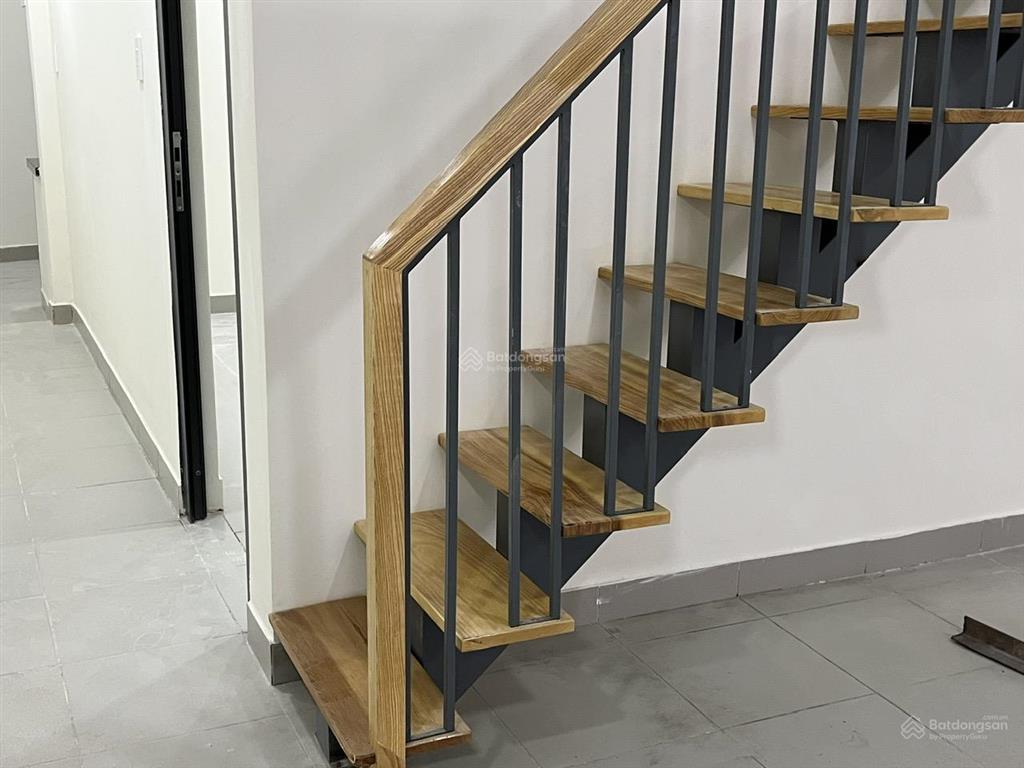 Bán nhà mặt tiền văn hớn 5 x 33m, giá 10 tỷ 800 tr