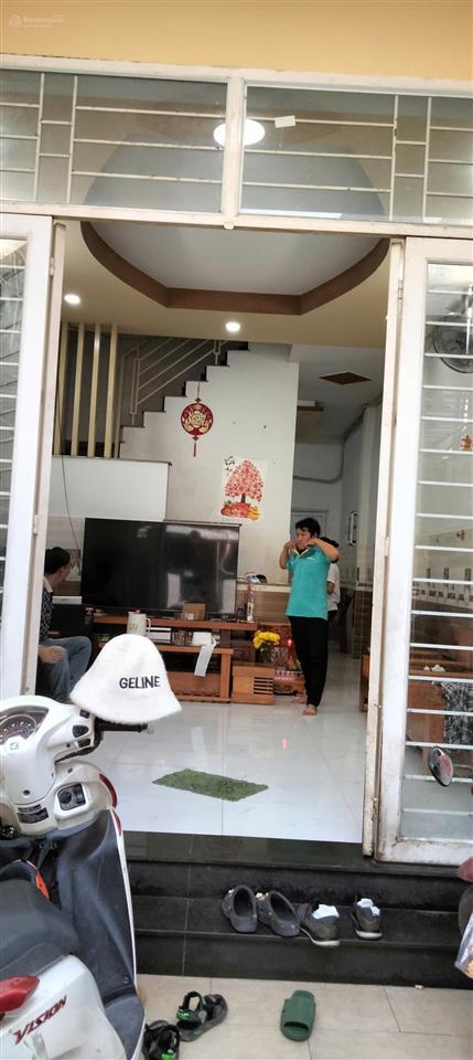 Bán nhà 4 x20 măt tiền đường nhựa thông