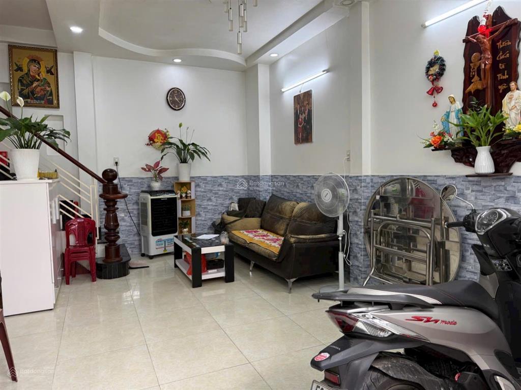 Nhà đường số 9 bhh quận bình tân gần celadon 5,55m x 6,1m trệt, 1 lầu/ sổ hồng