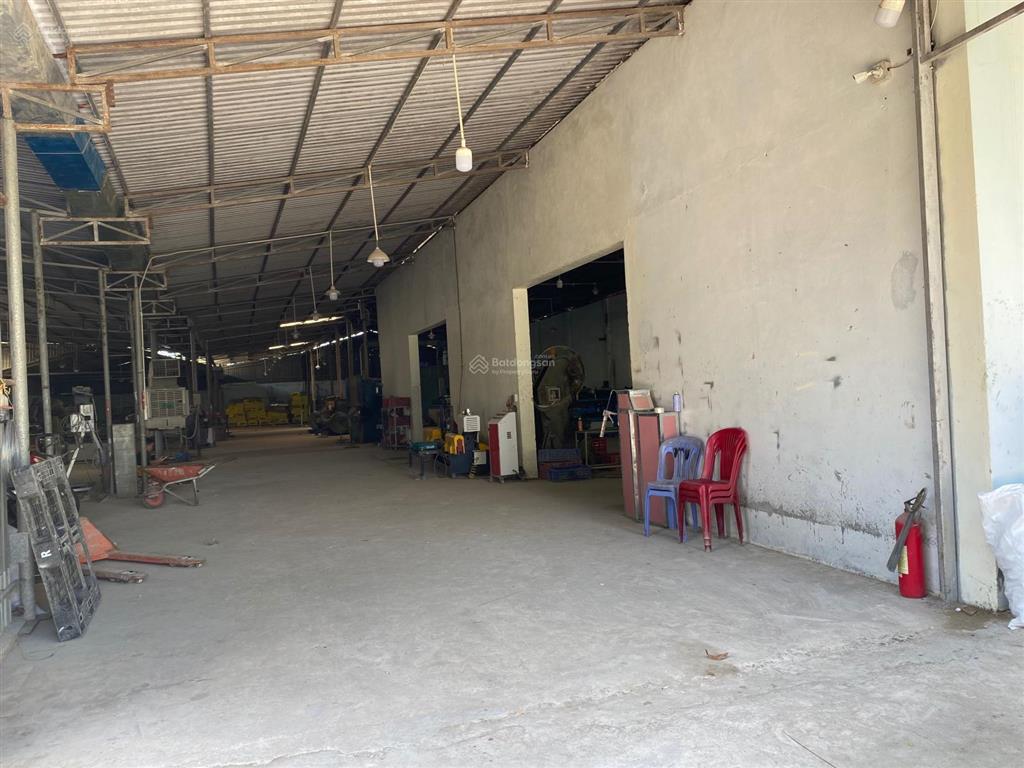 Xưởng mặt tiền đường t11 xã tân quý tây bình chánh gần ql1a (2300m2)