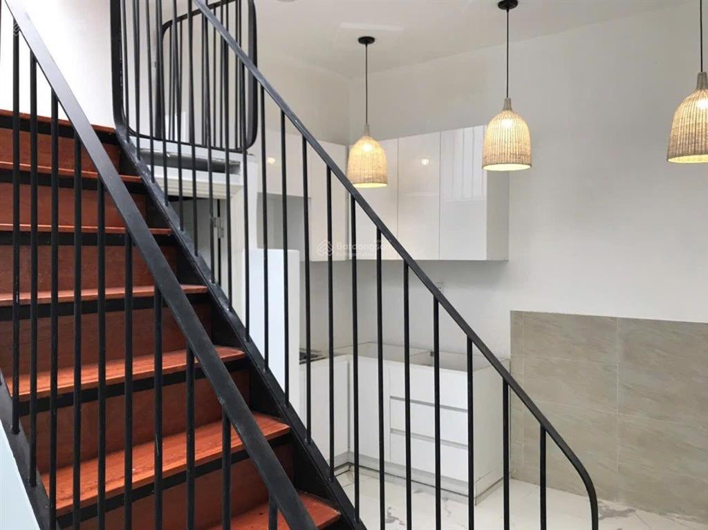 Nhà bán đường hồng bàng, p16, quận 11 (3,7 x 9m trệt, 1 lầu/ 2pn) sổ hoàn công đủ