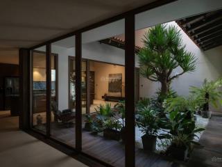 Iệt thự sát biển mỹ khê 200m  sân vườn  gara, hầm thang máynội thất nhập  siêu sang