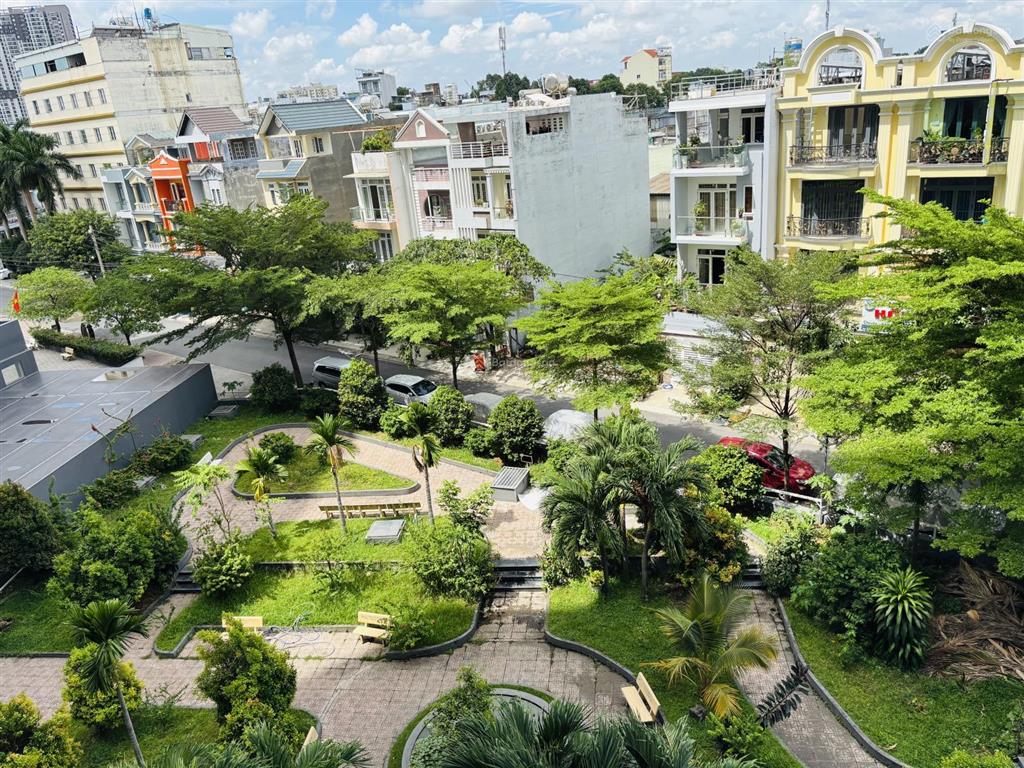 Mình chính chủ cần bán căn 71m2 , 2pn, 2wc, ban công , lô gia, đầy đủ nội thất ! 3,1ty thương lượng