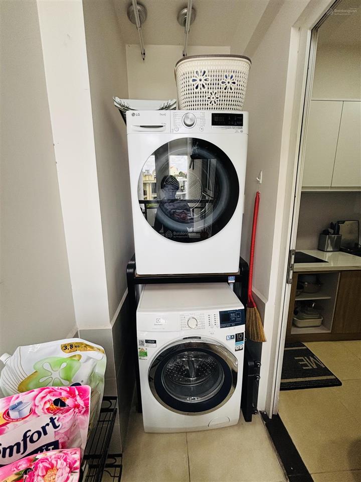 Mình chính chủ cần bán căn 71m2 , 2pn, 2wc, ban công , lô gia, đầy đủ nội thất ! 3,1ty thương lượng
