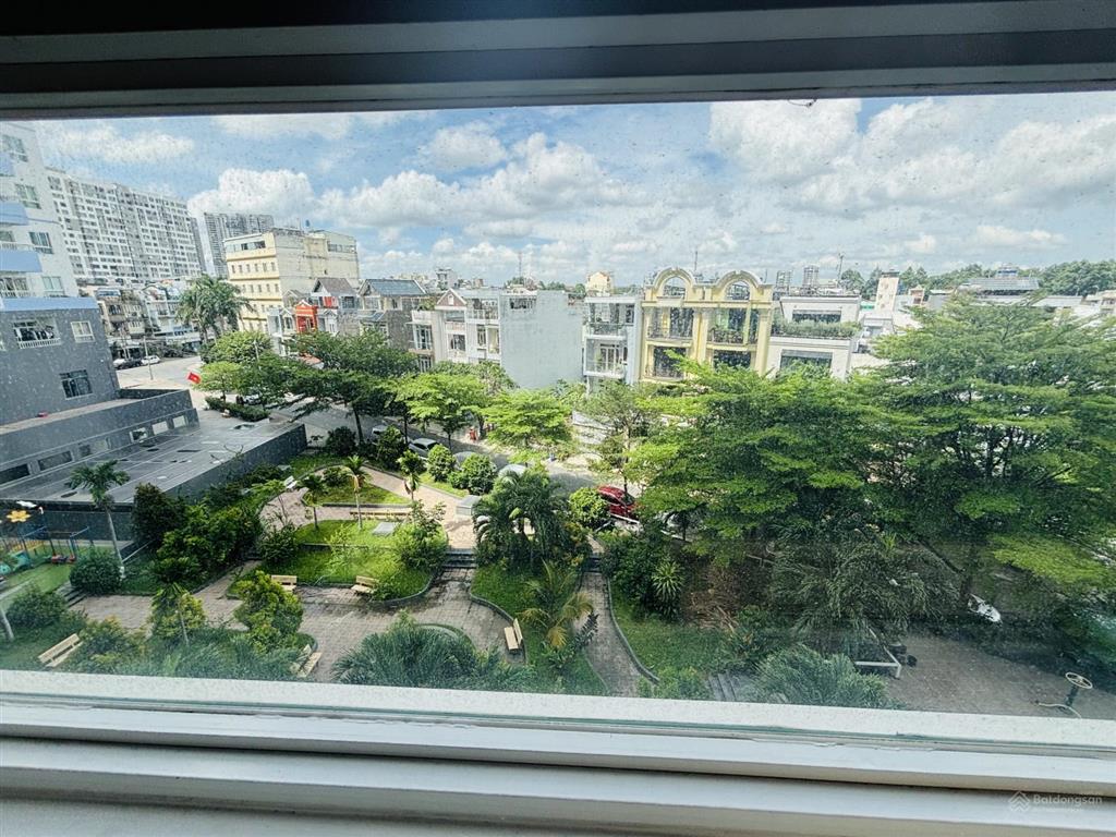 Mình chính chủ cần bán căn 71m2 , 2pn, 2wc, ban công , lô gia, đầy đủ nội thất ! 3,1ty thương lượng