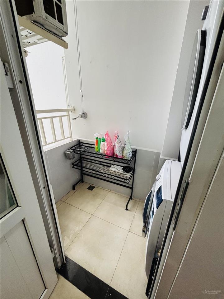 Mình chính chủ cần bán căn 71m2 , 2pn, 2wc, ban công , lô gia, đầy đủ nội thất ! 3,1ty thương lượng