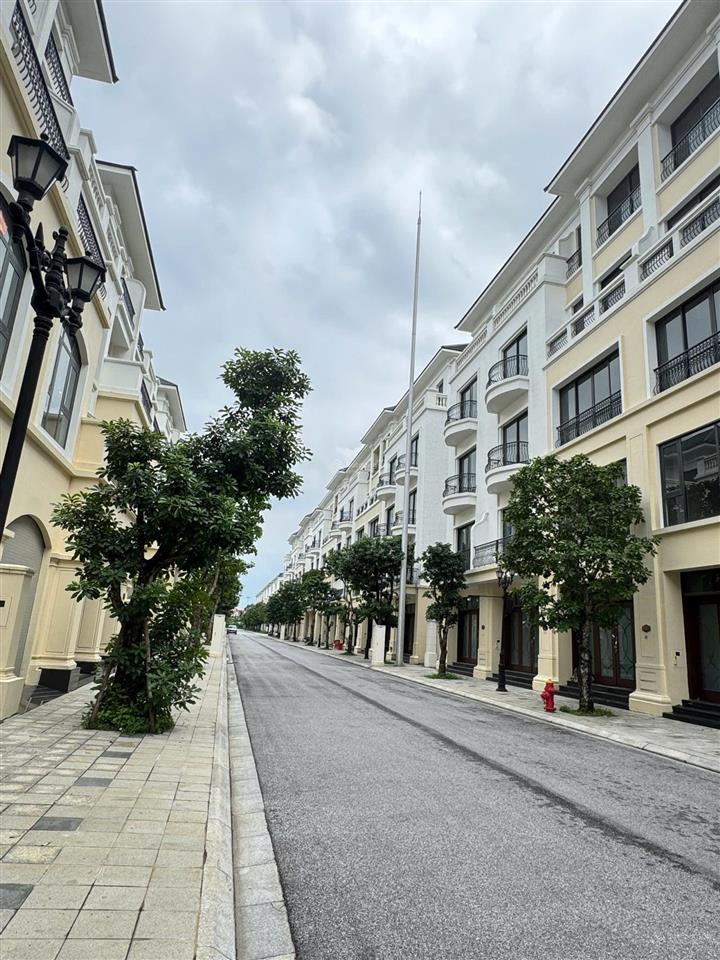 Cần tiền bán gấp căn liền kề san hô 70m2, giá chỉ 10 tỷ