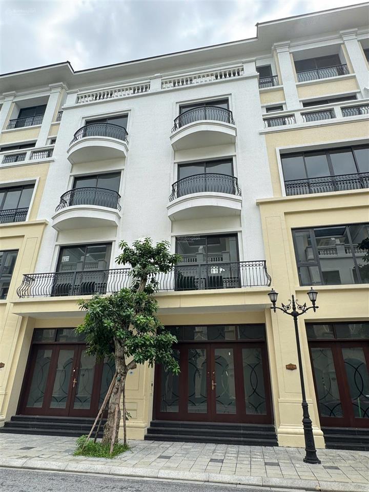 Cần tiền bán gấp căn liền kề san hô 70m2, giá chỉ 10 tỷ