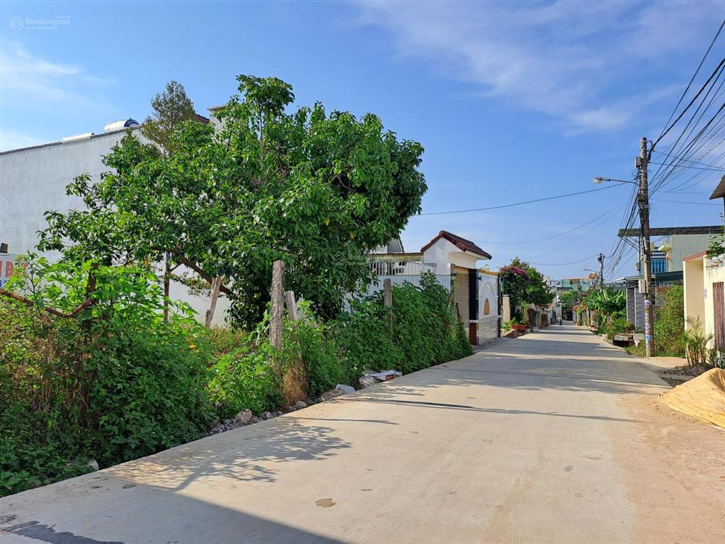 Bán lô đất tuyệt đẹp ngay ngã tư biển hồ, gần chợ gần trường cấp 1,2,3 cách danh thắng biển hồ 2km