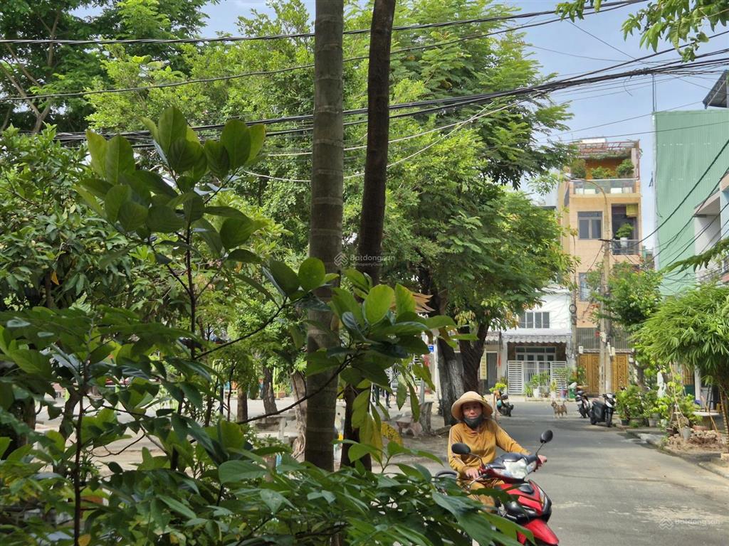 Bán nhà ven biển đà nẵng  đường nhựa ô tô  cách nhà 20m là công viên phù hợp nghĩ dưỡng an cư