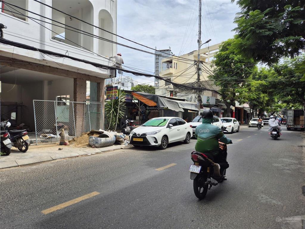 Bán nhà mặt phố nguyễn hoàng ngang 6.5m khu vực kinh doanh sầm uất kết hợp ở, văn phòng công ty