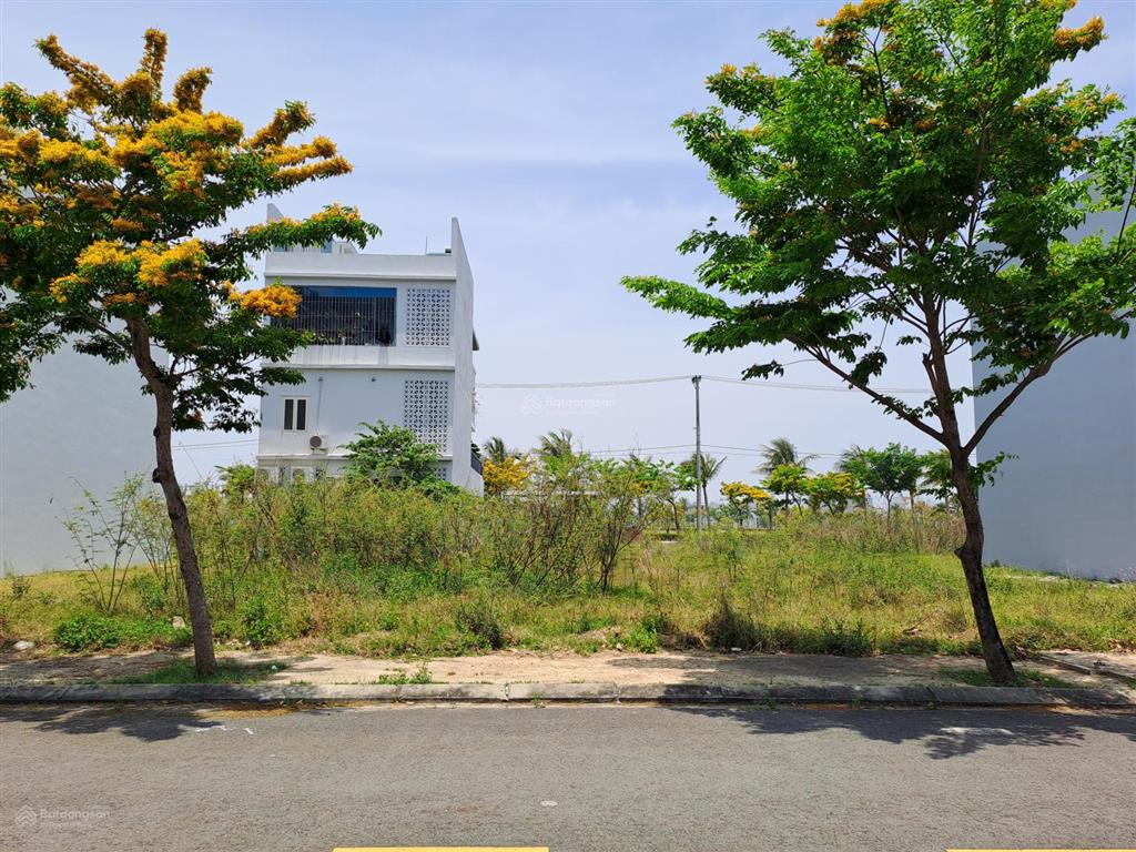 Chào bán nam hoà xuân lô ven sông gần biển đối lưng công viên đầm sen cực kỳ đẹp.