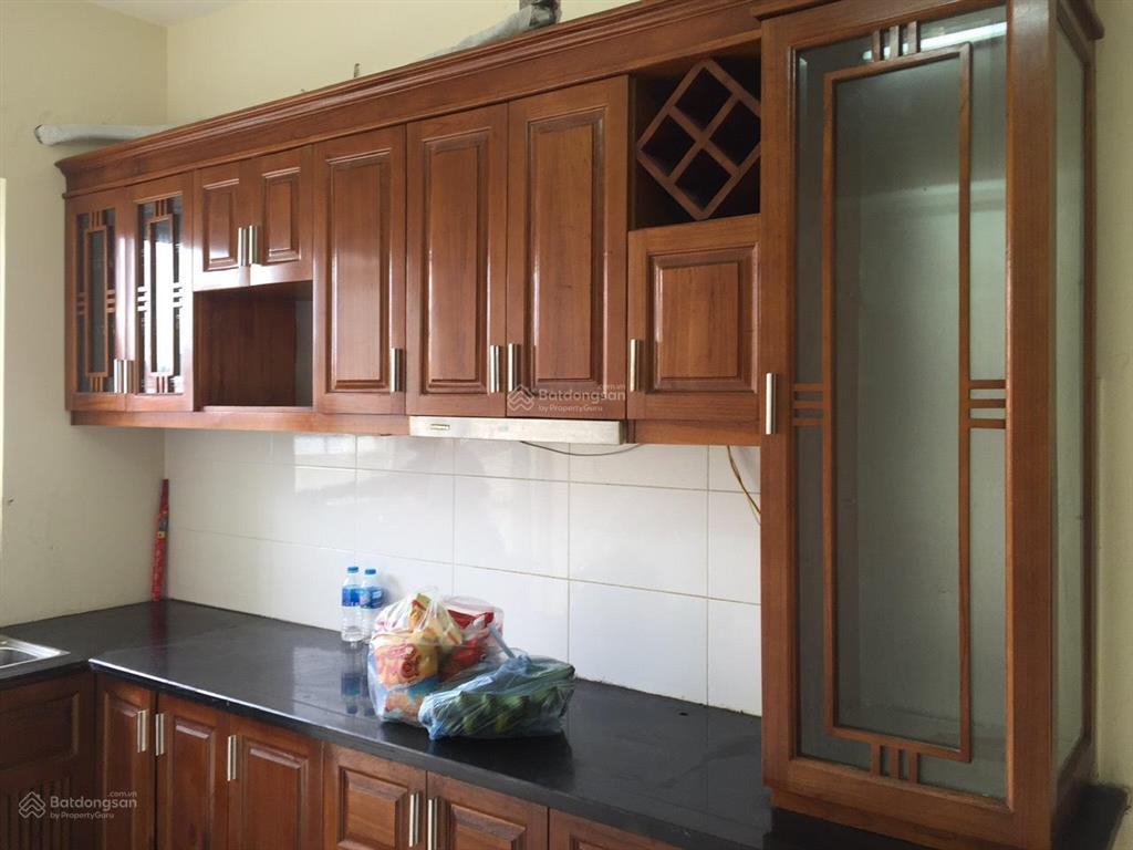 Cho thuê căn hộ 2 phòng ngủ, 2 wc, nội thất cơ bản